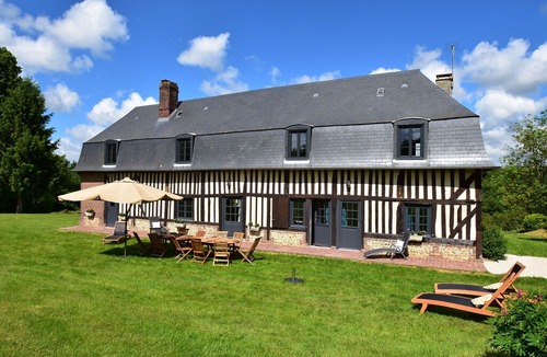 Asnieres Cottage | Alluring Cottage in Asnières with Terrace