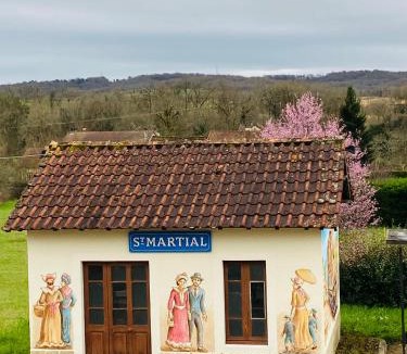 Saint-Martial-d'Albarede Bed & Breakfast | Ancien Relais de Poste The Old Post Office