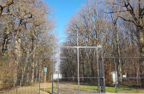 Chateaux de la Loire Apartment | Apart, closed parking, terace, near walking wood, accessible for disabled people