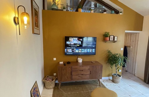 Villers-Cotterets Apartment | Apartment 100 M2 hypercentre 1 minute from Cité Internationale!