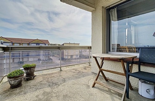 Stella-Plage Apartment | Apartment 50m from the beach with balcony, pets allowed