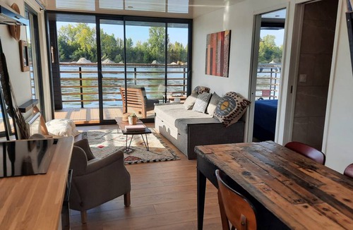 Vaux-sur-Seine Apartment | Apartment ∙ 8 guests