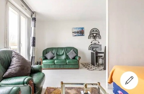 Seine-et-Marne Apartment | Apartment ∙ 8 guests