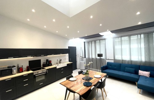 Montreuil-sur-Mer Apartment | Apartment-Apartment-Ensuite with Bath-Courtyard view-N°04