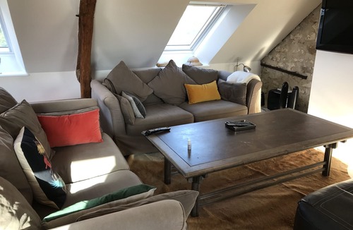 Montepilloy Apartment | Apartment at the top close to Senlis