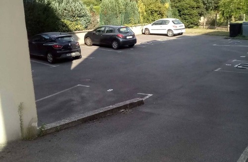 Beauvais Apartment | Apartment 'Duplex 40 M2 Centre Ville' with Wi-Fi