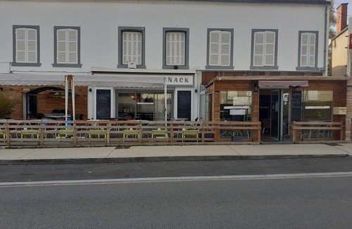 Saint-Eloy-les-Mines Apartment | Apartment 'Le Bellagio' with Shared Terrace and Wi-Fi