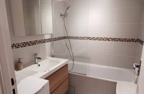 Champs-sur-Marne Apartment | Apartment Noisiel 77 (near Disneyland & Paris)