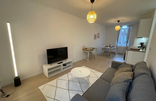 Roubaix Apartment | Apartment-Private Bathroom-Apartment