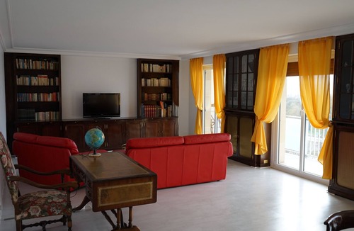 Coutures Condo | Apartment "Résidence Les Crayères" near the Parc de Champagne in Reims