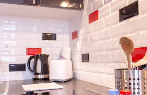 Saint-Quentin Apartment | Apartment-Standard-Ensuite-City view