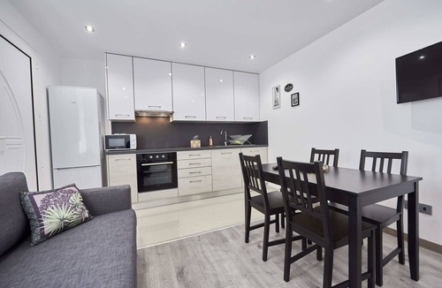 Le Pin Apartment | APARTMENT T2 Rdc in peace, 1 to 4 beds, direct access A4/A104