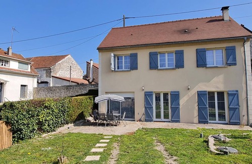 Vienne-en-Arthies Apartment | Apartment Vienne-en-Arthies, 3 bedrooms, 6 persons