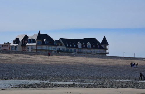 Criel-sur-Mer Apartment | Apartment with balcony, overlooking the sea and cliff, facing south.