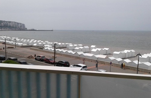 Mers-les-Bains Apartment | Apartment with sea view