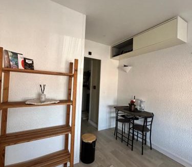 Cergy Apartment | Apparemment Proche de Paris