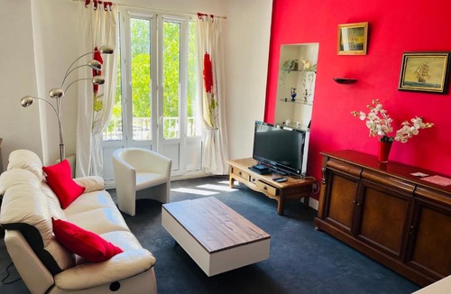 Boulogne-sur-Mer Apartment | Appart 4 pers, face Jardins Nausicàa & à 50m plage
