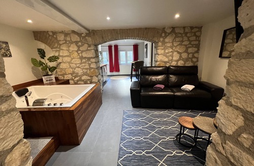 Hincmar Apartment | Appart Spa Privatif fully furnished