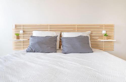 Saint-Laurent-sur-Saone Apartment | Appartement T2 climatisé Le quai 391