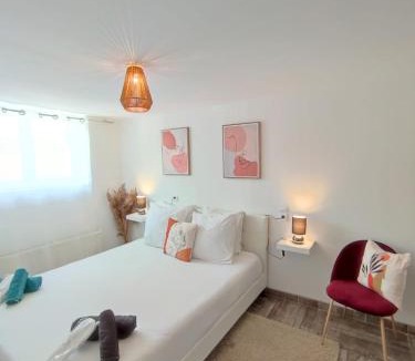 Garennes-sur-Eure Apartment | Appartement 100m2, indépendant dans notre maison