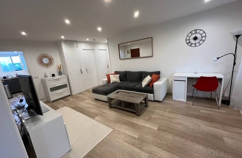 Bois-d'Arcy Apartment | Appartement 3-4 Pieces Bois D'arcy Jusqu'à 6 Personnes
