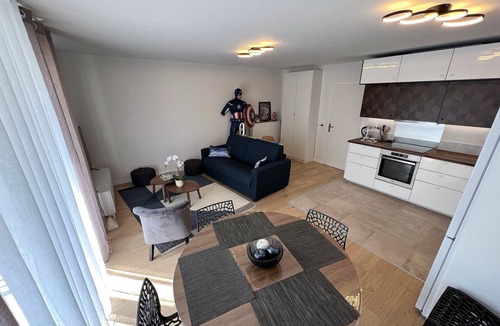 Chessy Apartment | Appartement 6 personnes, 5mn Disneyland Paris, Val d'Europe + Captain America +
