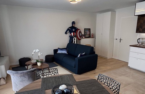 Chessy Apartment | Appartement 6 personnes, 5mn Disneyland Paris, Val d'Europe + Captain America +