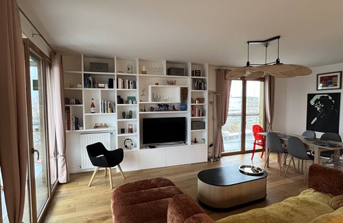 Villeneuve-la-Garenne Apartment | Appartement au Cœur du Village Olympique vue sur la Seine Avec Parking