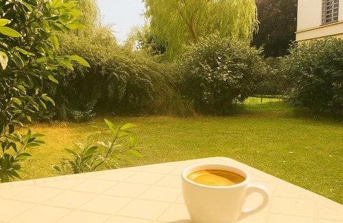 Mantes-la-Jolie Apartment | Appartement avec Jardin et Terrasse près de Paris