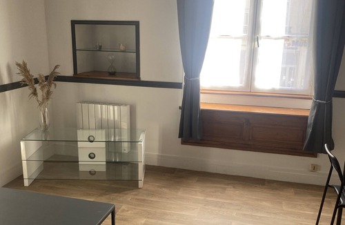 Crepy-en-Valois Apartment | Appartement Centre Ville 1 Chambre, Cuisine Aménagée