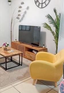 Sainte-Anne - Faubourg Noyon Apartment | Appartement convivial à proximité d'Amiens avec terrasse extérieure A