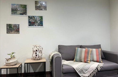 Stains Apartment | Appartement Cosy Bien Situé Maison Bleu