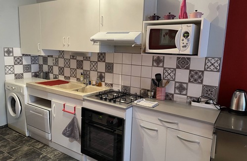 Verdun Apartment | Appartement Cosy Rue Chaussée