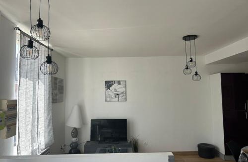 Armentieres Apartment | Appartement en duplex, 1e étage, proche commodités