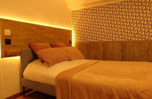 Isles-les-Villenoy Apartment | Appartement familial au bord de la Marne, jardin tropical , piscine, tennis, terrasse, parking gratuit proche Disneyland