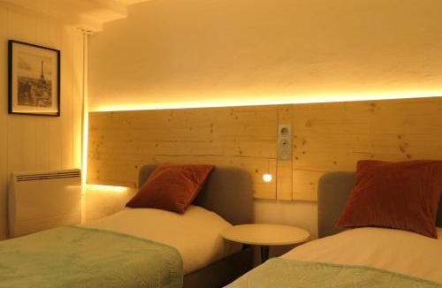 Isles-les-Villenoy Apartment | Appartement familial au bord de la Marne, jardin tropical , piscine, tennis, terrasse, parking gratuit proche Disneyland