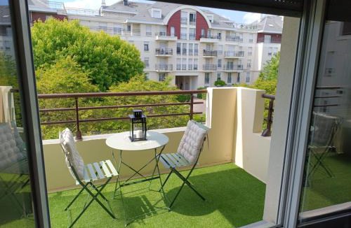 Carrieres-sous-Poissy Apartment | Appartement Cosy, 30 minutes de Paris