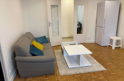 Pontoise Apartment | Appartement Haut Standing - 7 Couchages + 2 Sdb, au Rez-de-chaussée