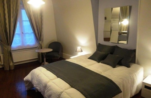Lassay-les-Chateaux Apartment | Appartement Lassay-les-Châteaux, 2 pièces, 2 personnes - FR-1-600-29