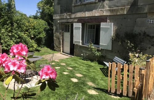Senlis Apartment | Appartement Le Moulin with private garden