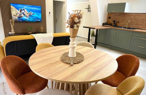 La Celle-sous-Gouzon Apartment | Appartement lumineux et confortable