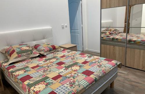Fontaine-Chaalis Apartment | APPARTEMENT MODERNE DANS FERME DU 13éme SIECLE