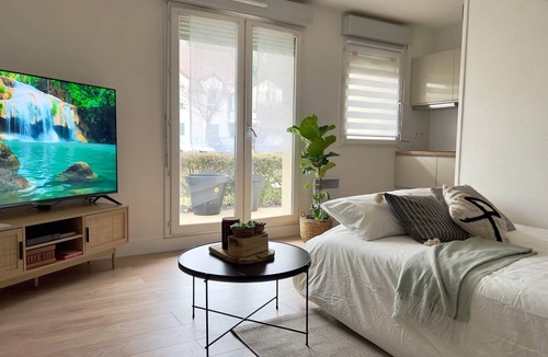 Provins Apartment | Appartement Provinois lumineux avec place de parking
