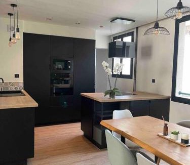 Quartier Vieux Marche-Cathedrale Apartment | Appartement rénové Hyper Centre