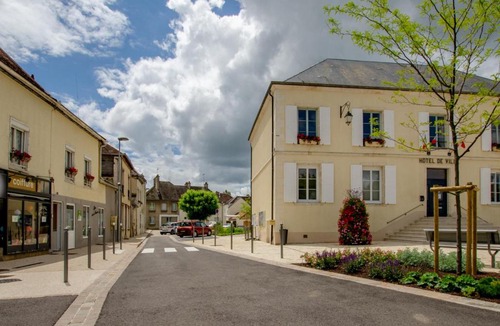 Vendeuvre-sur-Barse Apartment | Appartement Vendeuvre-sur-Barse, 2 pièces, 2 personnes - FR-1-543-50