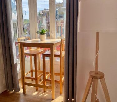 Mers-les-Bains Apartment | Apt in Villa Française