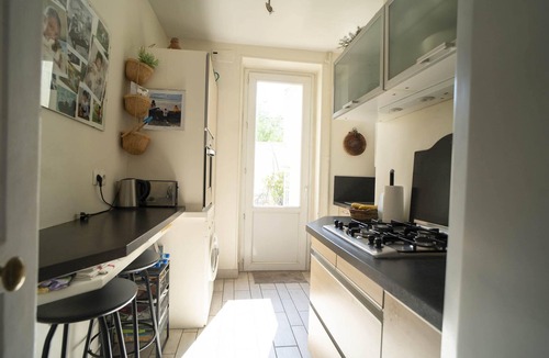 Neuilly-sur-Seine Apartment | Apt with terrace Near Paris