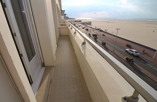 Berck-sur-Mer Apartment | ARIEL 3è G : Beautiful apartment for 5 people facing the sea. private parking