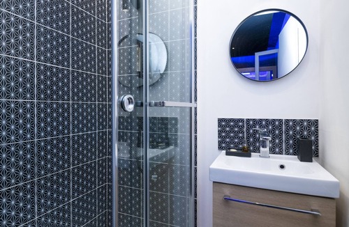 Hincmar Apartment | Art Deco Champagne & Spa