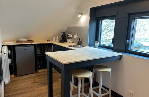 Brequerecque Apartment | Art des sens - private jacuzzi and infrared sauna studio